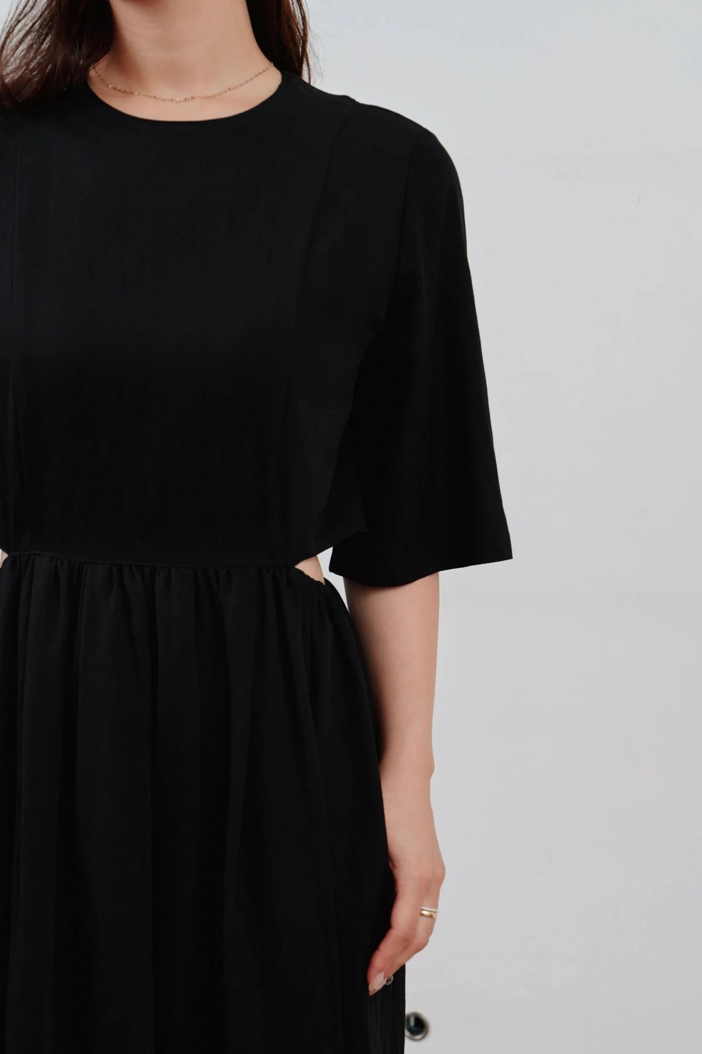 【Hella 2026 SPRING/SUMMER】waist side slit cocoon dress - Champdelarose