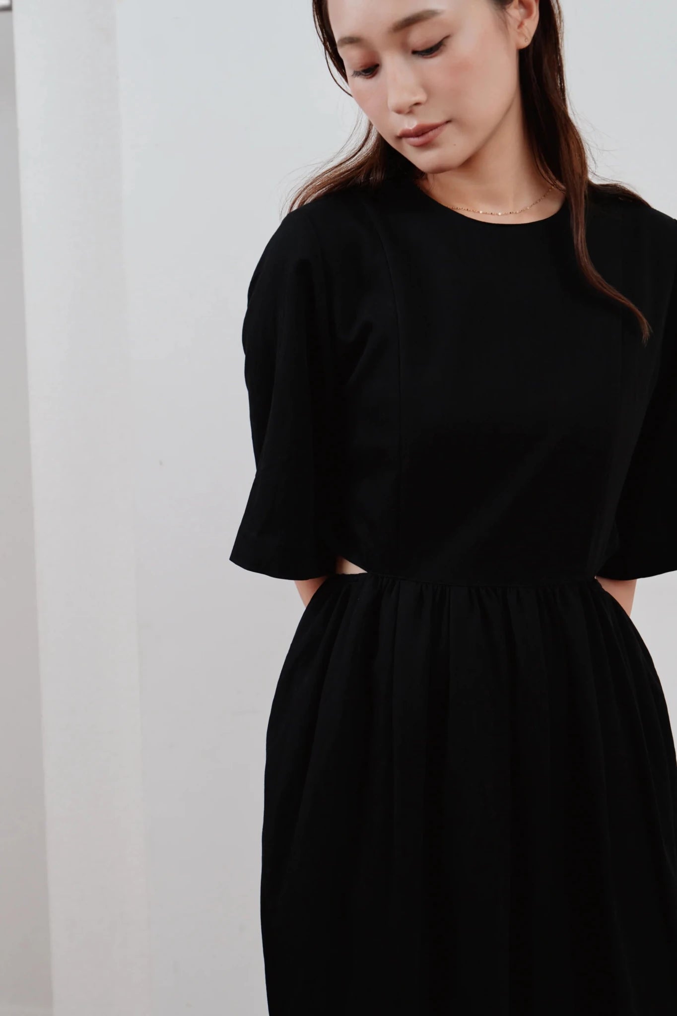 【Hella 2026 SPRING/SUMMER】waist side slit cocoon dress - Champdelarose