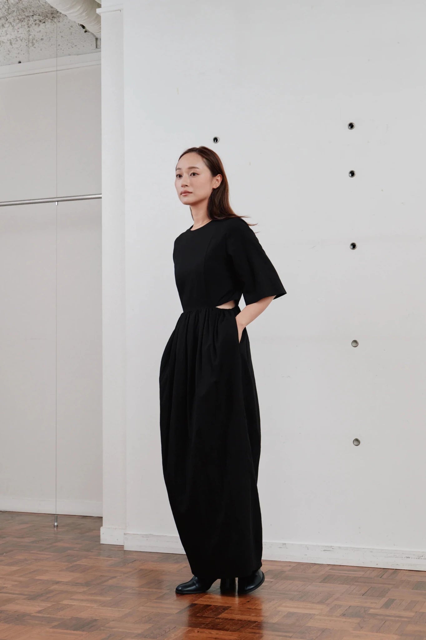【Hella 2026 SPRING/SUMMER】waist side slit cocoon dress - Champdelarose