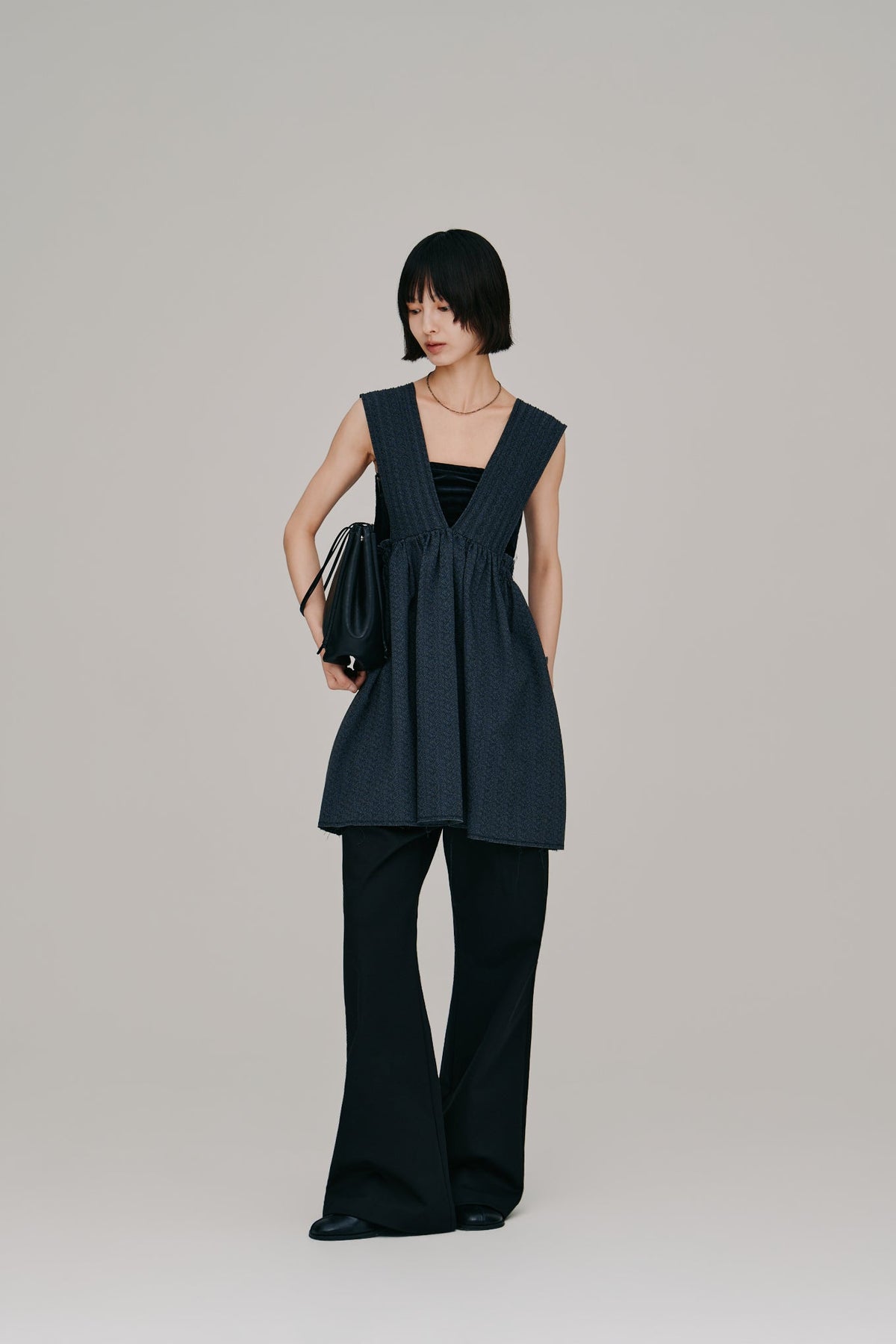 【Hella 2027 SS】deep Vneck gather top - 6月下旬頃発送 - Champdelarose