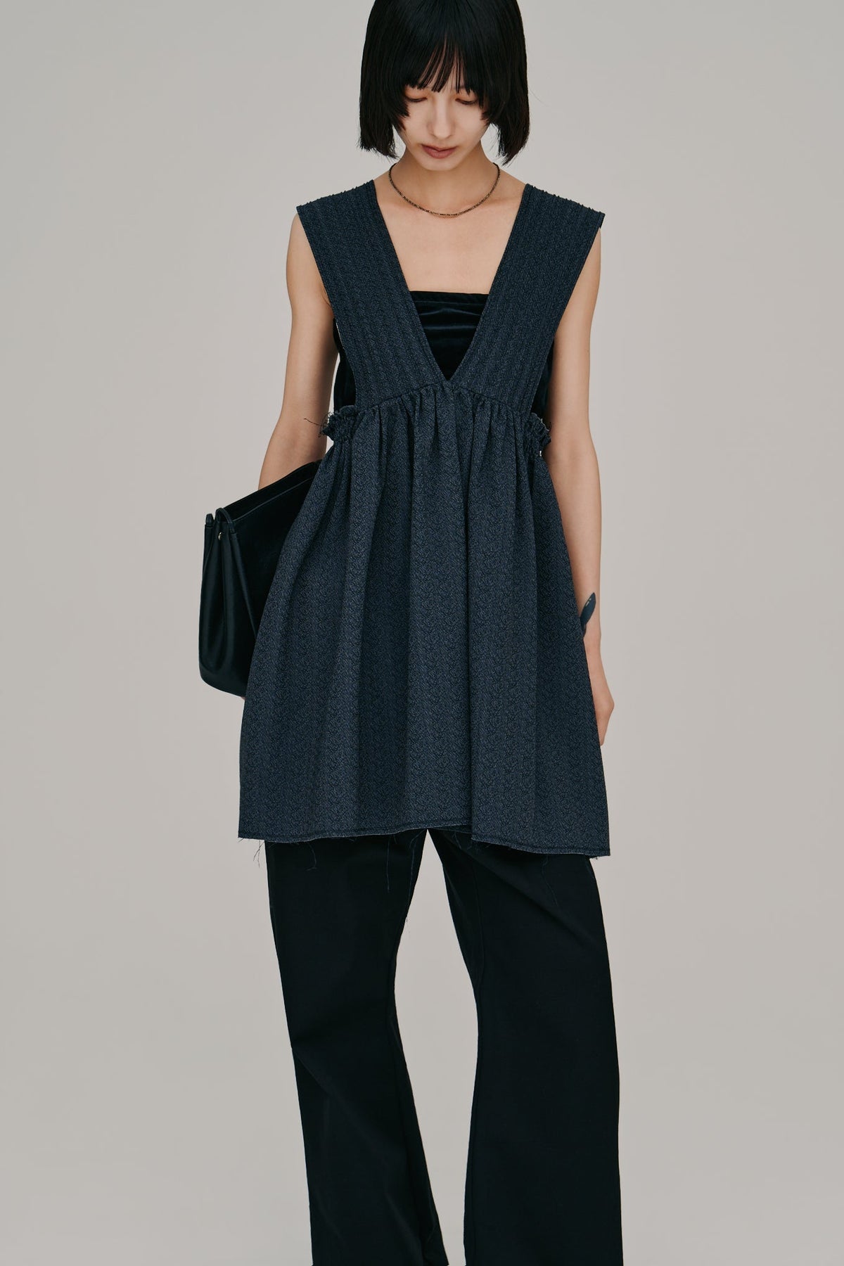 【Hella 2027 SS】deep Vneck gather top - 6月下旬頃発送 - Champdelarose