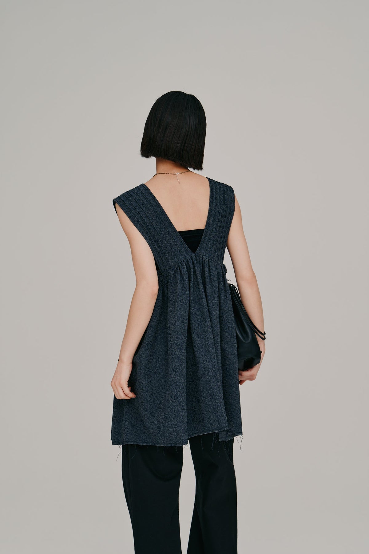 【Hella 2027 SS】deep Vneck gather top - 6月下旬頃発送 - Champdelarose