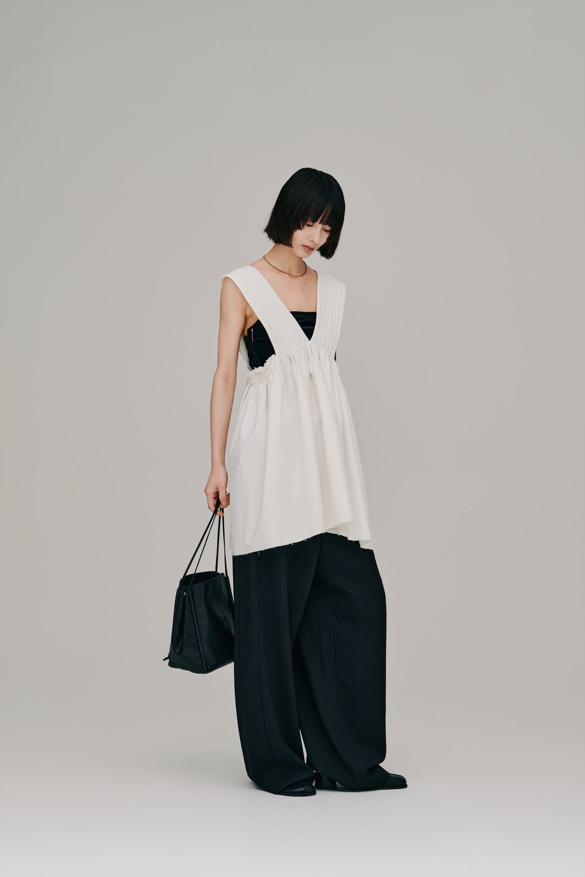 【Hella 2027 SS】deep Vneck gather top - 6月下旬頃発送 - Champdelarose
