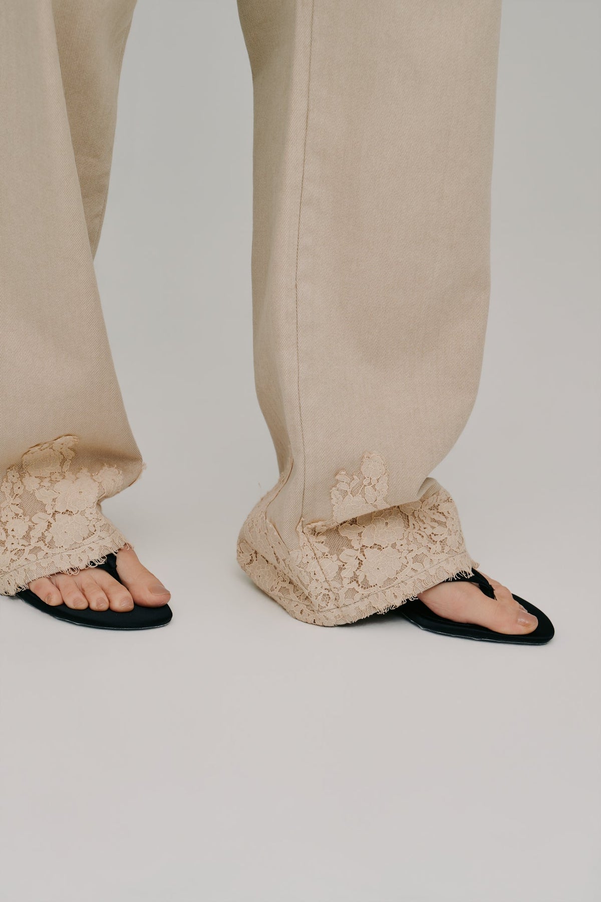 【Hella 2027 SS】lace hem denim pants - 2月下旬頃発送 - Champdelarose