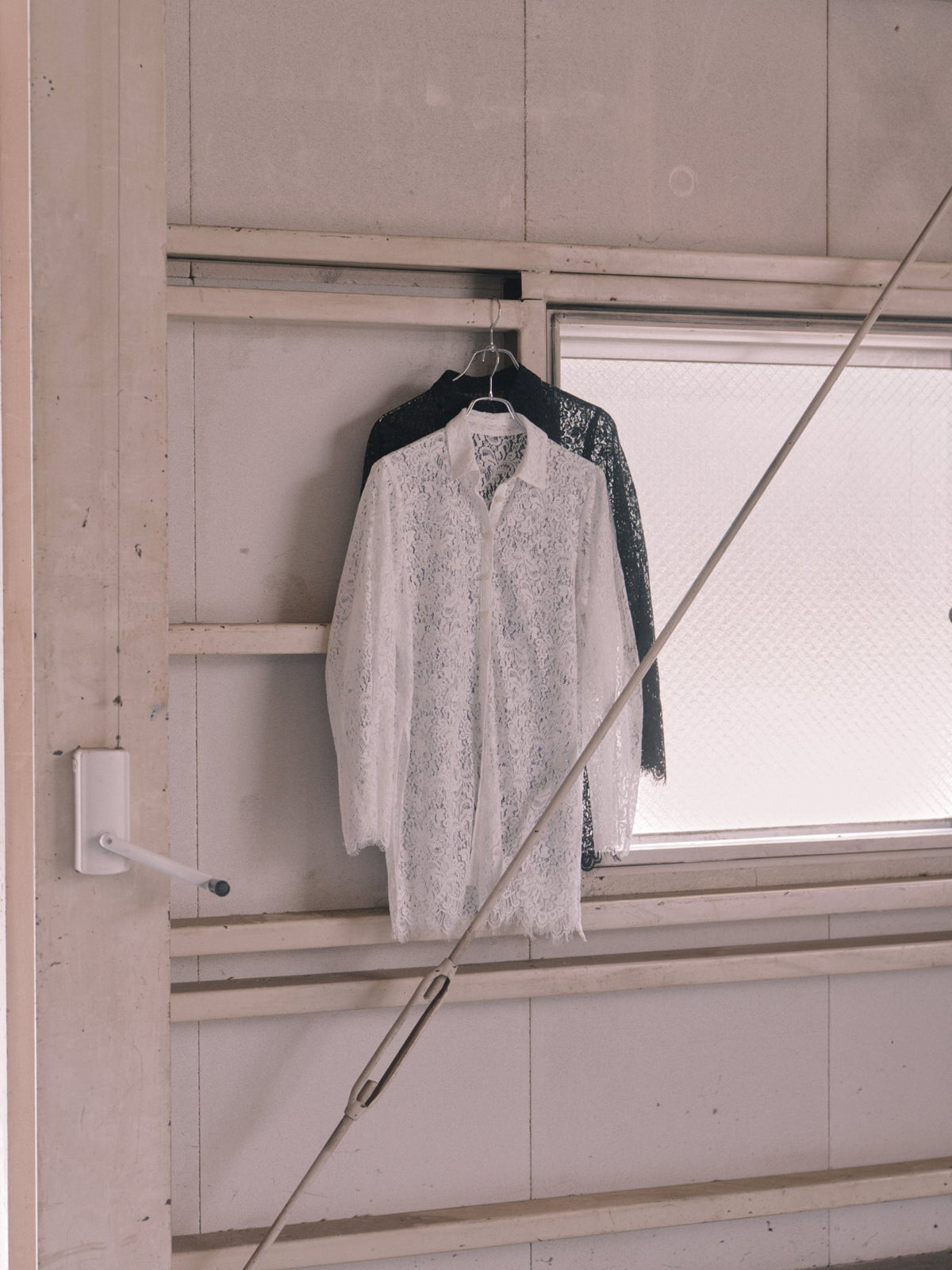 【Hella 2027 SS】scalloped lace shirt - 4月下旬頃発送 - Champdelarose