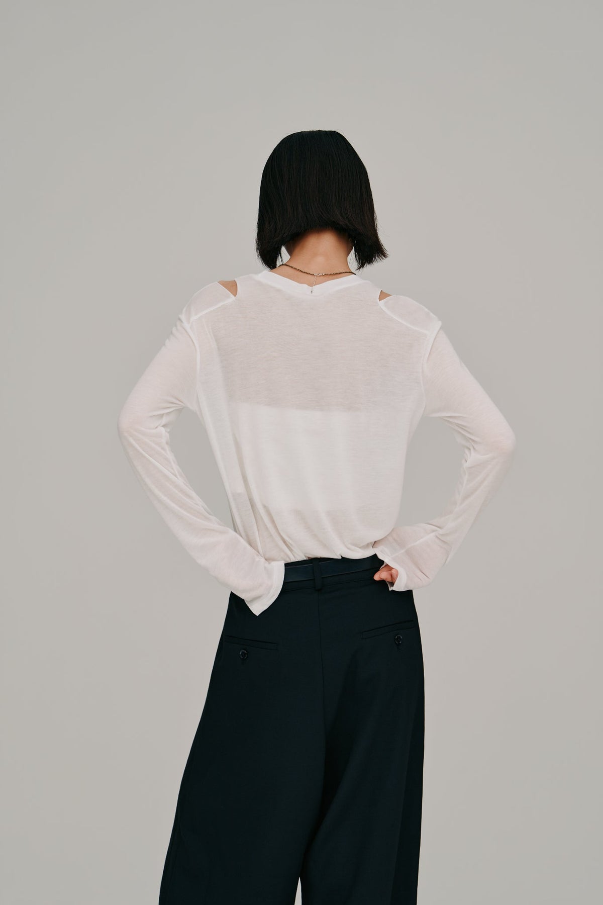 【Hella 2027 SS】slash shoulder long sleeve tee - 2月下旬頃発送 - Champdelarose