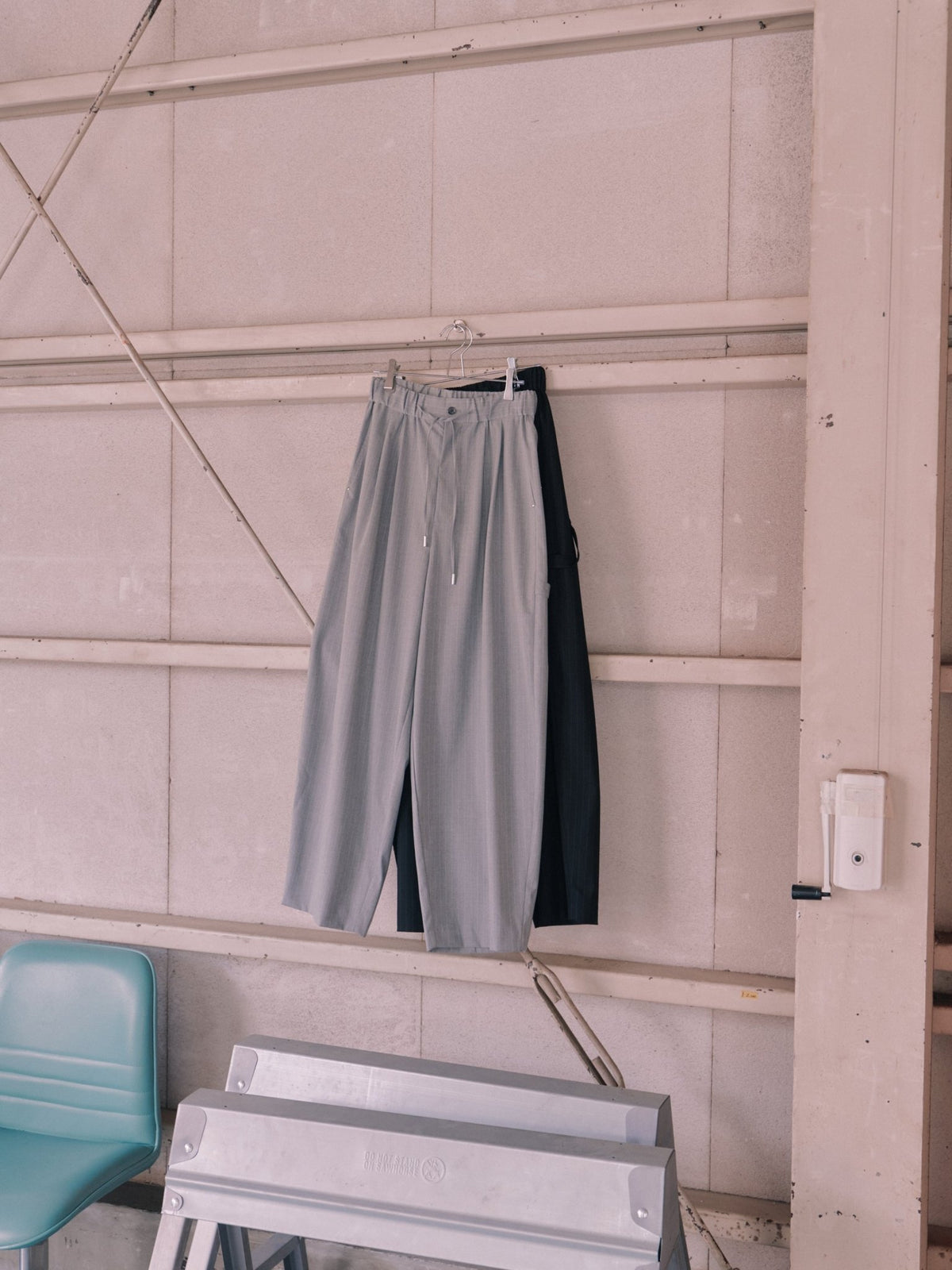 【Hella 2027 SS】stripe gather cocoon pants - 4月下旬頃発送 - Champdelarose
