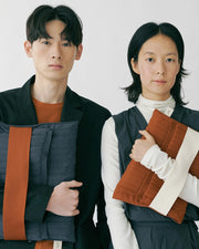 【PLEATS MAMA】AIRKNIT LAPTOP POUCH 13-IN