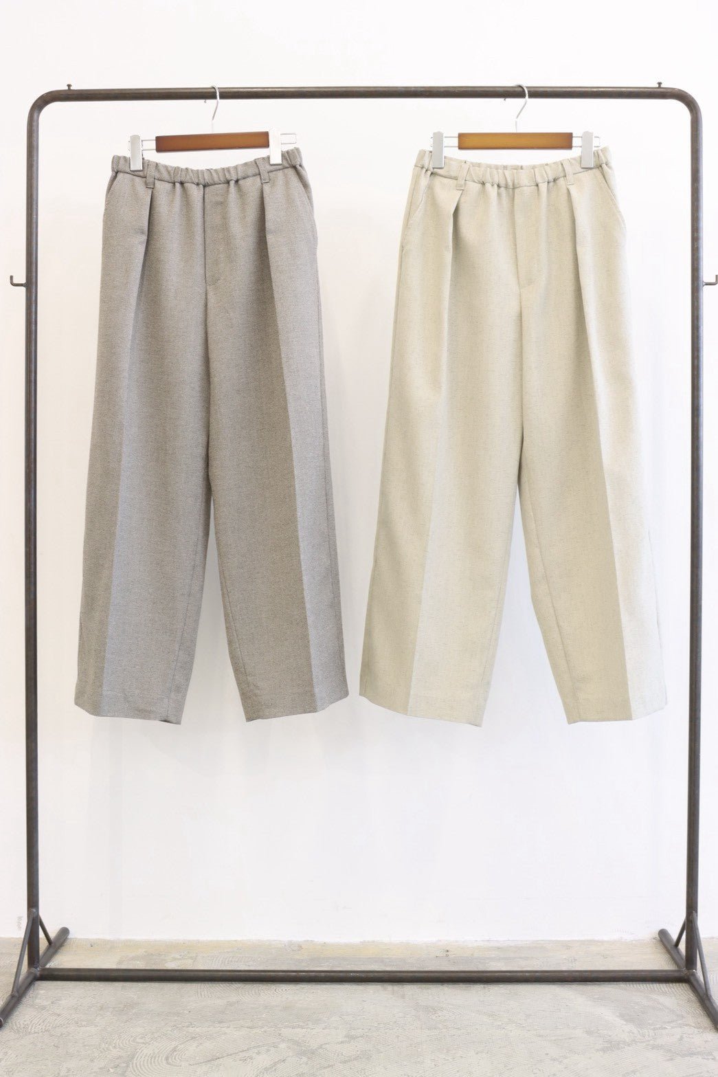 【LE MELANGE 2027 SPRING】トロピカルピンストライプセンタープレスPT - 2月中旬頃発送 - Champdelarose