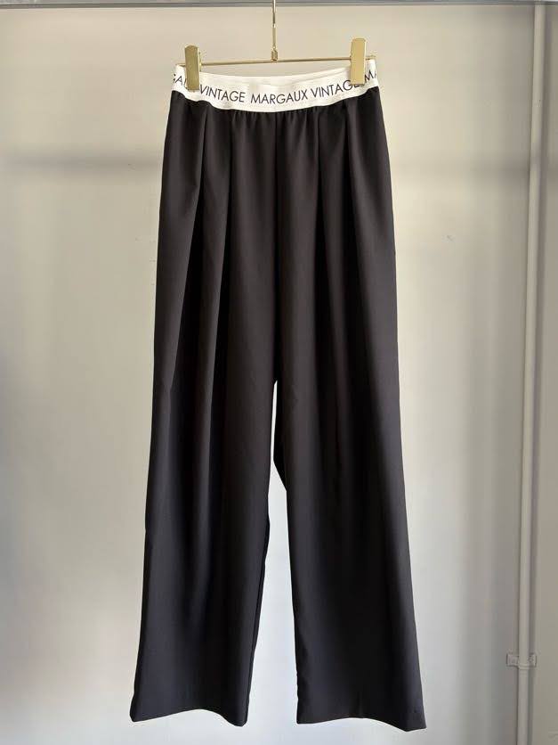 【MARGAUX 2026 FALL】ロゴスエットタックパンツ - Champdelarose