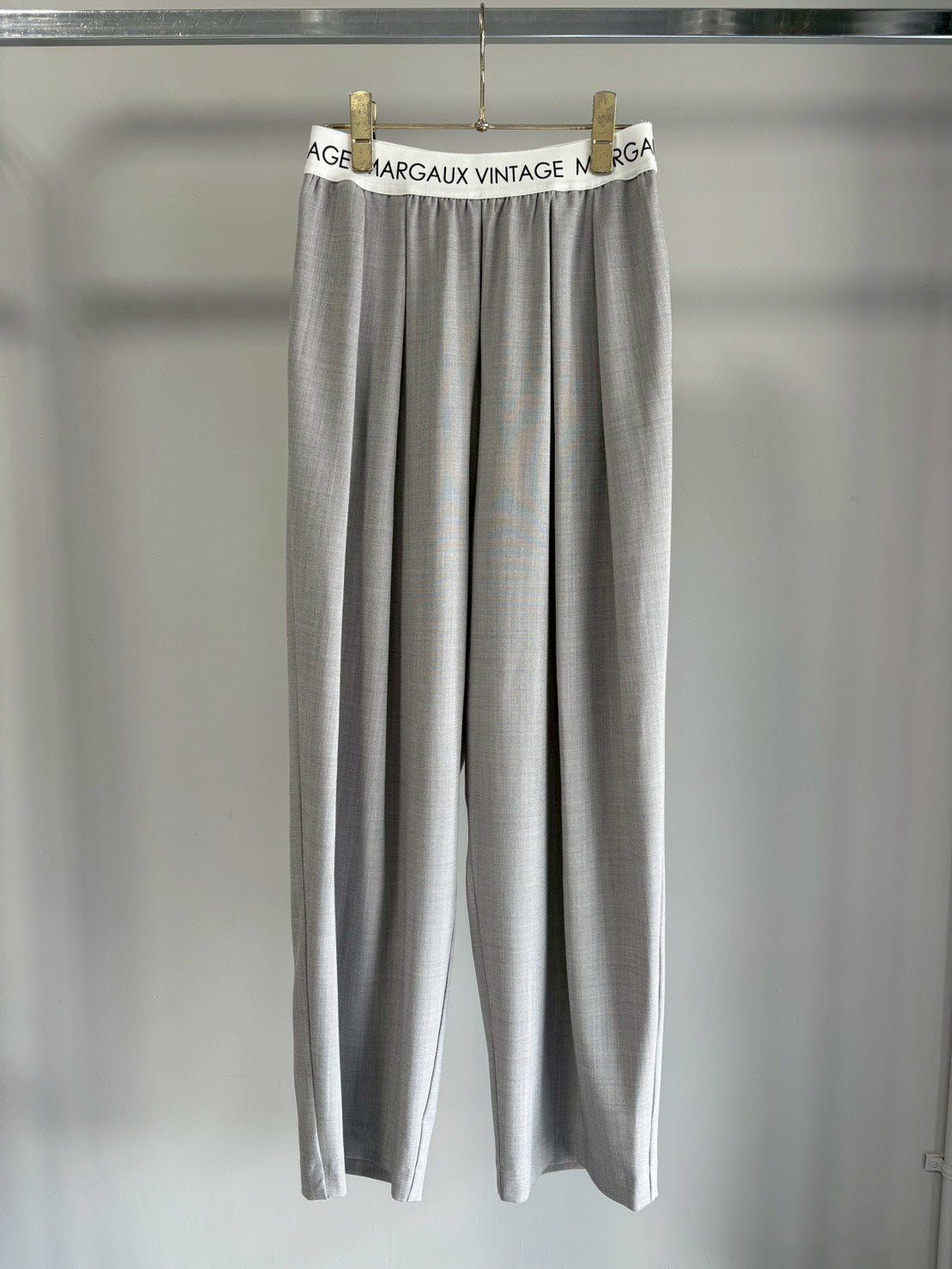 【MARGAUX 2026 SS】ウエストロゴタックパンツ - Champdelarose