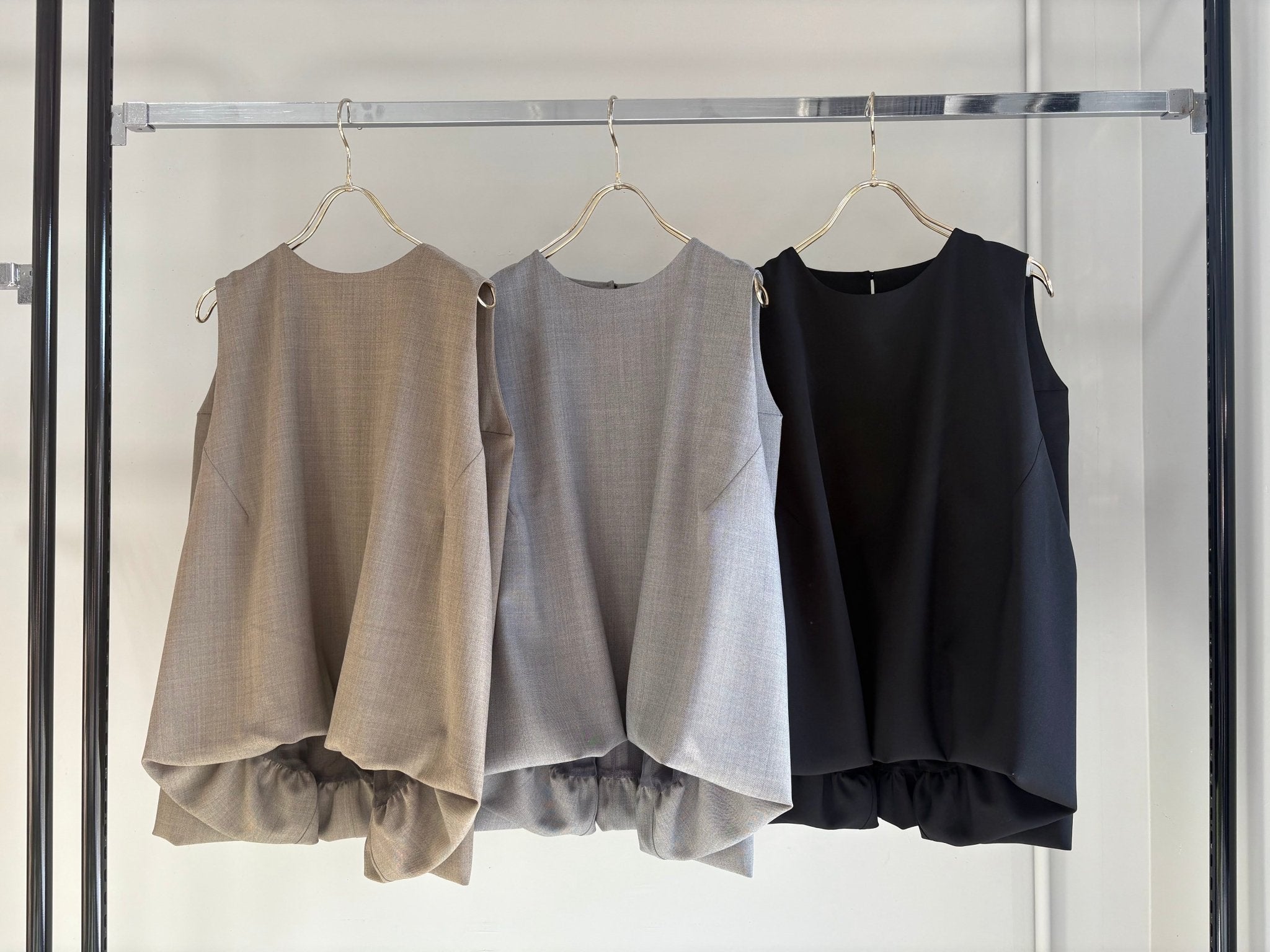 【MARGAUX 2026 SS】バルーンヘムノースリーブBL - Champdelarose