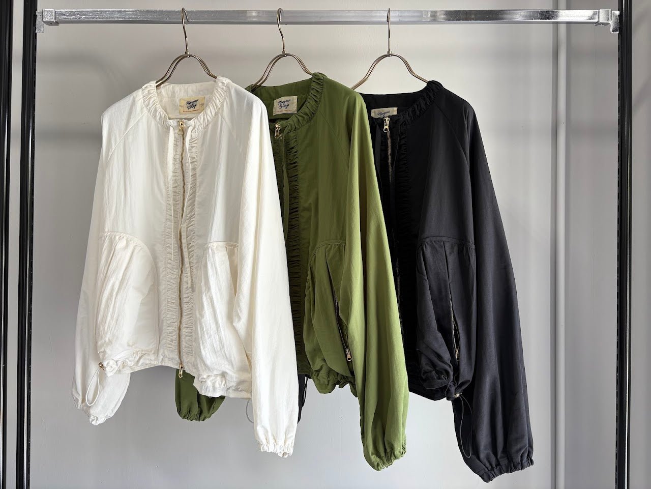 【MARGAUX VINTAGE 2026 PRE SPRING】撥水ナイロンノーカラーブルゾン - Champdelarose