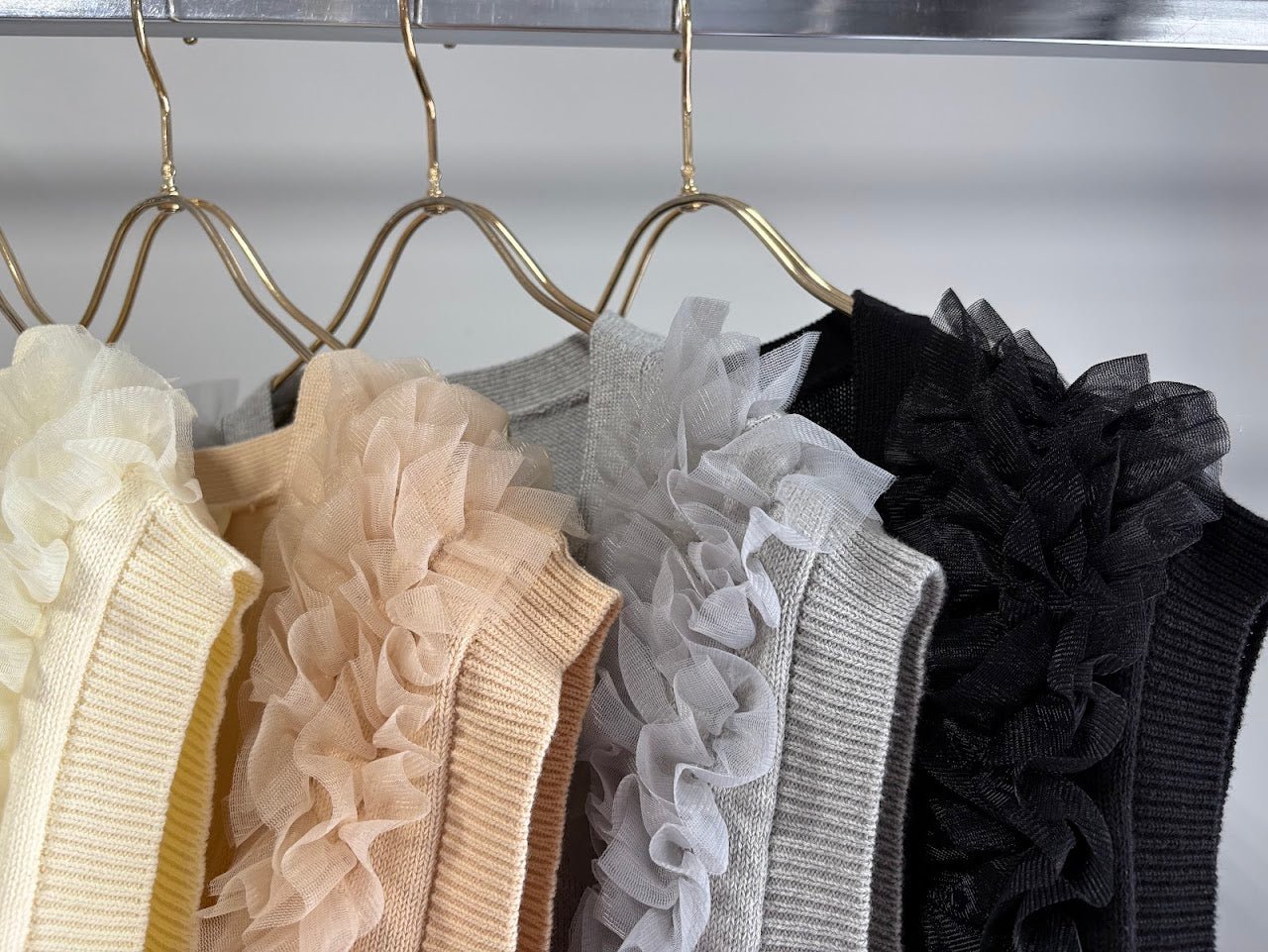 【MARGAUX VINTAGE 2026 PRE SPRING】チュールフリルベスト - Champdelarose