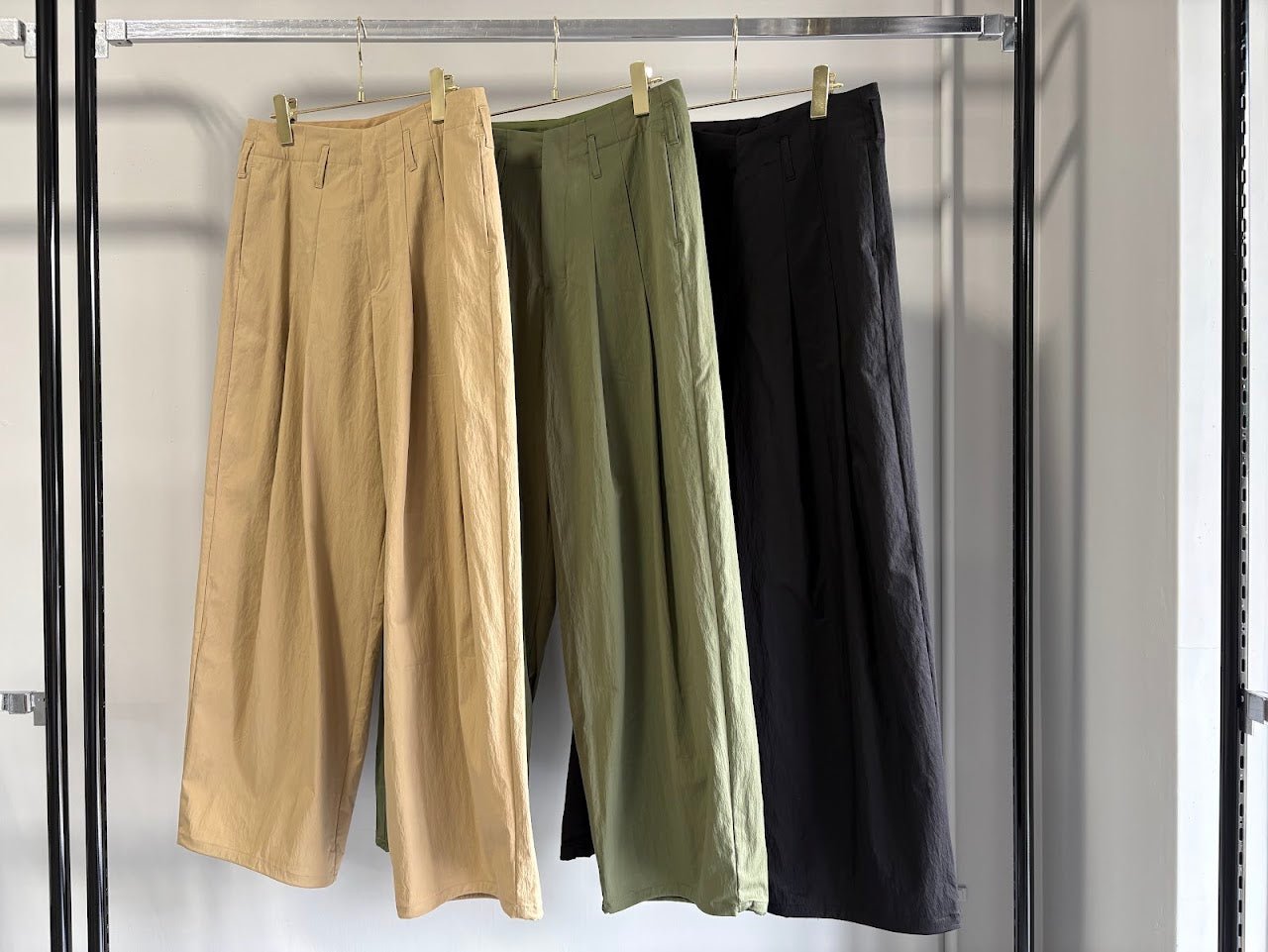 【MARGAUX VINTAGE 2026 PRE SPRING】ツータックワイドパンツ - Champdelarose