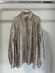 【MARGAUX VINTAGE 2026 PRE SPRING】シアーレオパードブラウス - Champdelarose