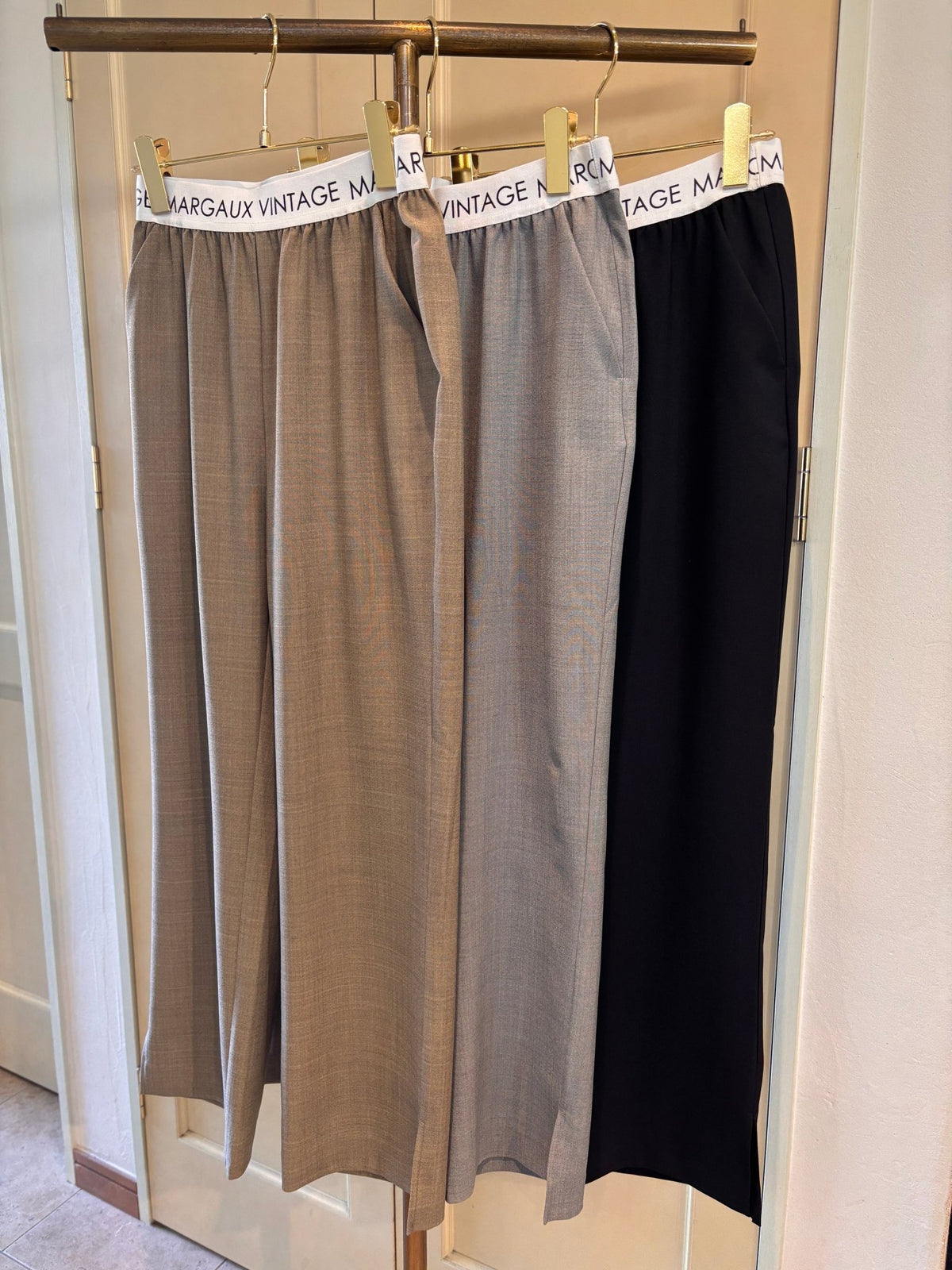 【MARGAUX VINTAGE 2027 PS】ウエストロゴストレートパンツ - 1月下旬頃発送 - Champdelarose