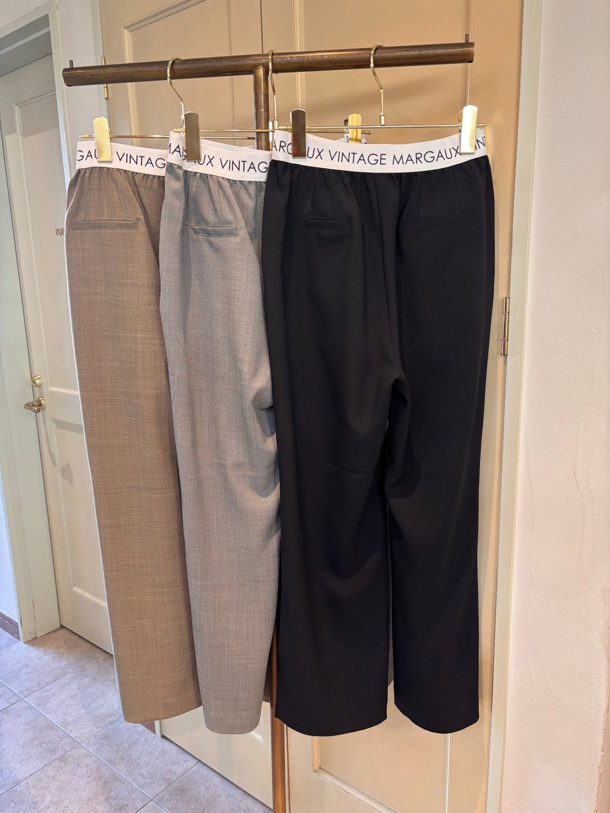 【MARGAUX VINTAGE 2027 PS】ウエストロゴストレートパンツ - 1月下旬頃発送 - Champdelarose