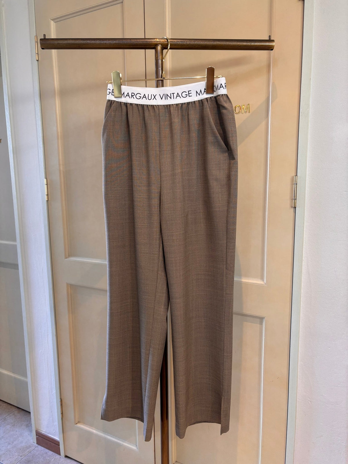 【MARGAUX VINTAGE 2027 PS】ウエストロゴストレートパンツ - 1月下旬頃発送 - Champdelarose