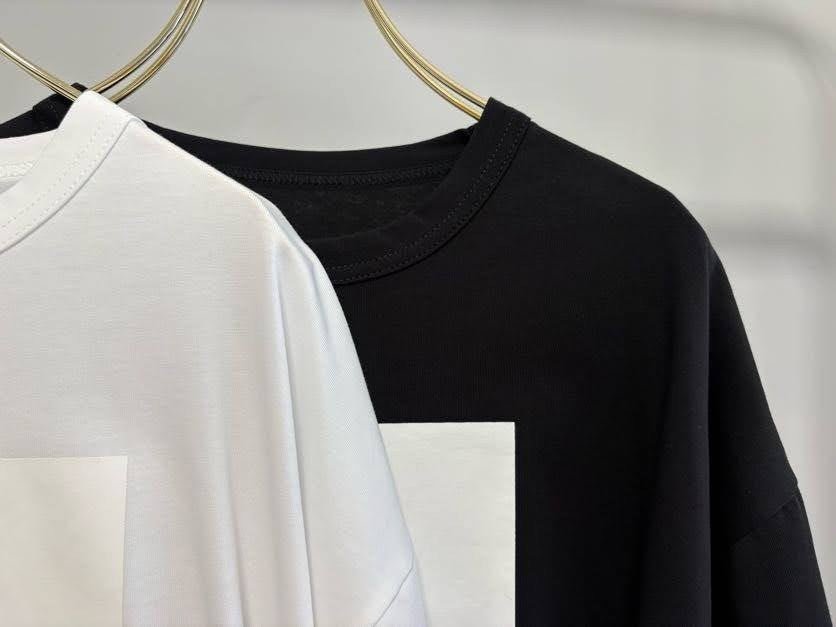【MARGAUX VINTAGE 2027 PS】THE DEVIL WEARS PRADA 2 TEE（デジタルプリント）- 3月下旬頃発送 - Champdelarose