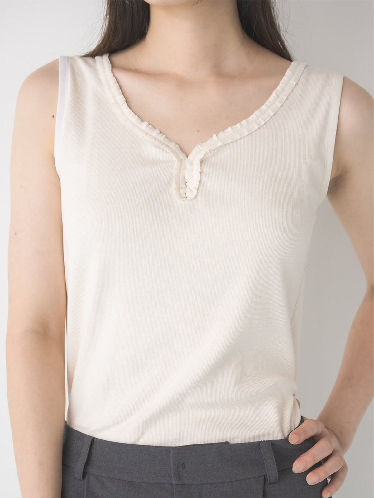【Mewl 2027 PRE SPRING】FRILL TANK TOP - 1月中旬頃発送 - Champdelarose