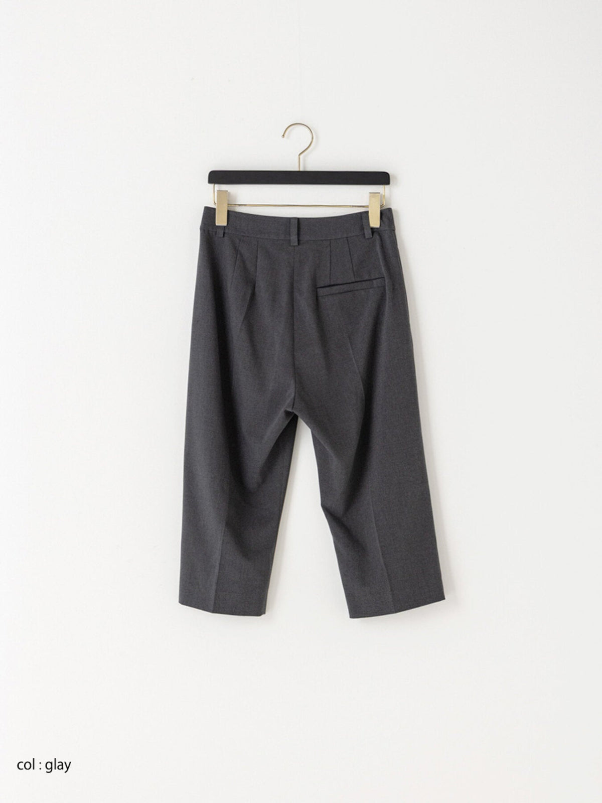 【Mewl 2027 PRE SPRING】LOOSE CAPRI PANTS - 1月中旬頃発送 - Champdelarose