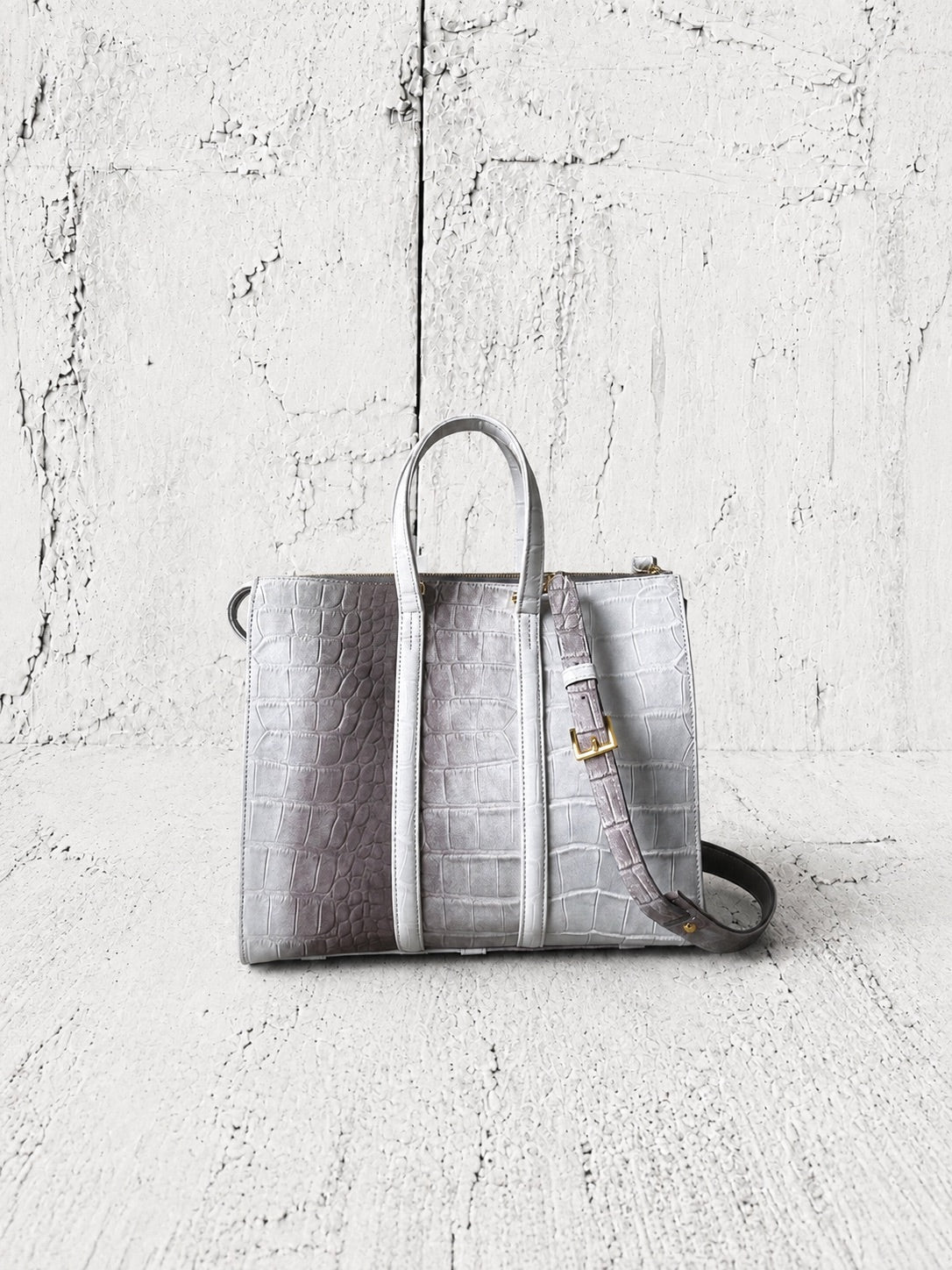 【M.U.L 2026-9】BOSTON BAG M - ホワイトヌバックブラウン汚し加工 クロコダイル型押し - Champdelarose