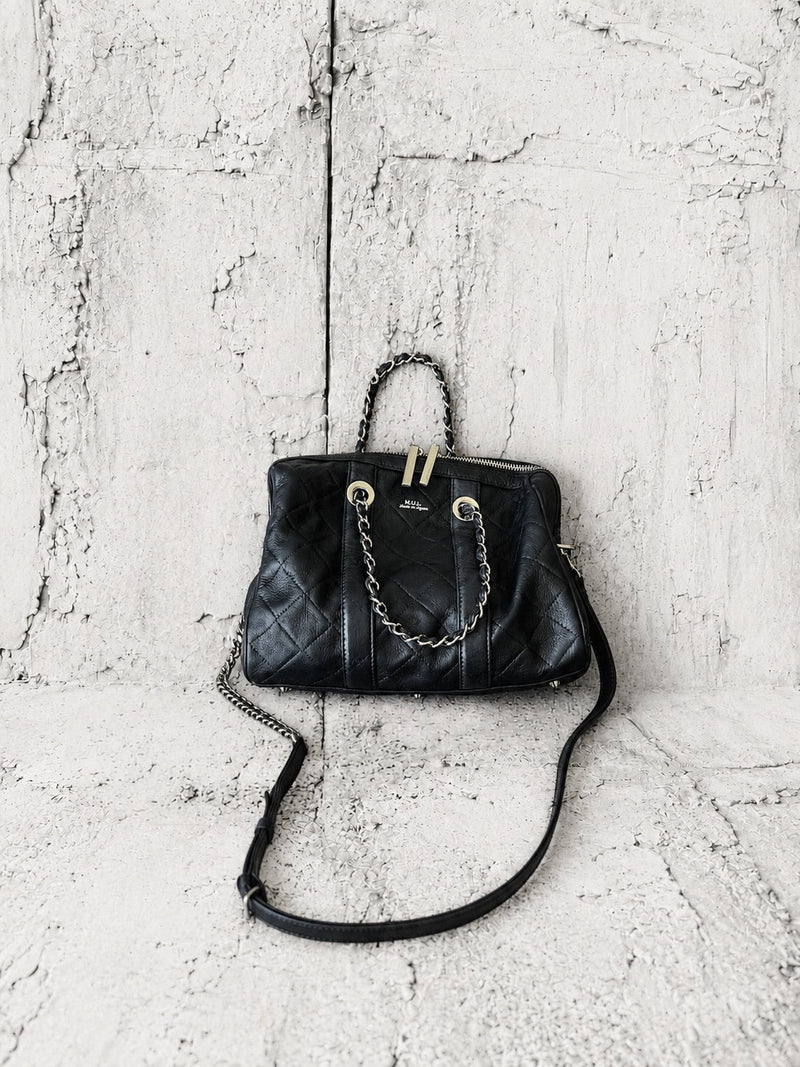 M.U.L. CHAIN BOSTON BAG Shape-Memory Leather - Black Quilt-Pattern Embossed