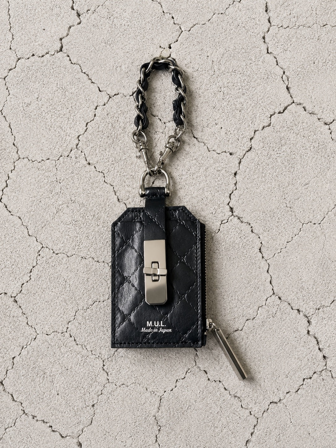 【M.U.L 2026-9】CHAIN PASS CASE - Black キルト型押し - Champdelarose