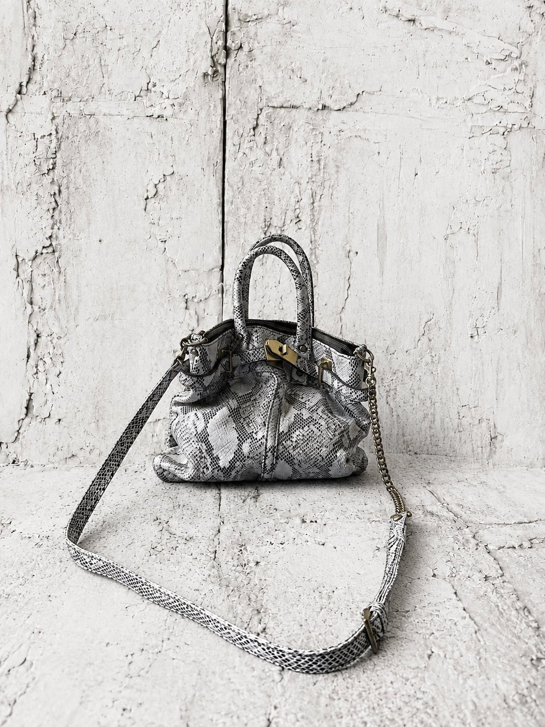 【M.U.L 2026-9】HELMET BAG S - 転写Python 洗い加工 - Champdelarose