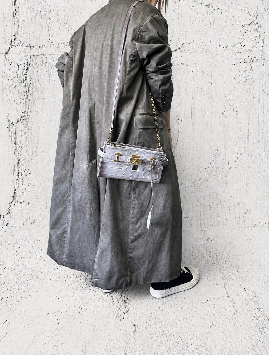 【M.U.L 2026-9】LAYERED WALLET SHOULDER - ホワイトヌバックブラウン汚し加工 クロコダイル型押し - Champdelarose