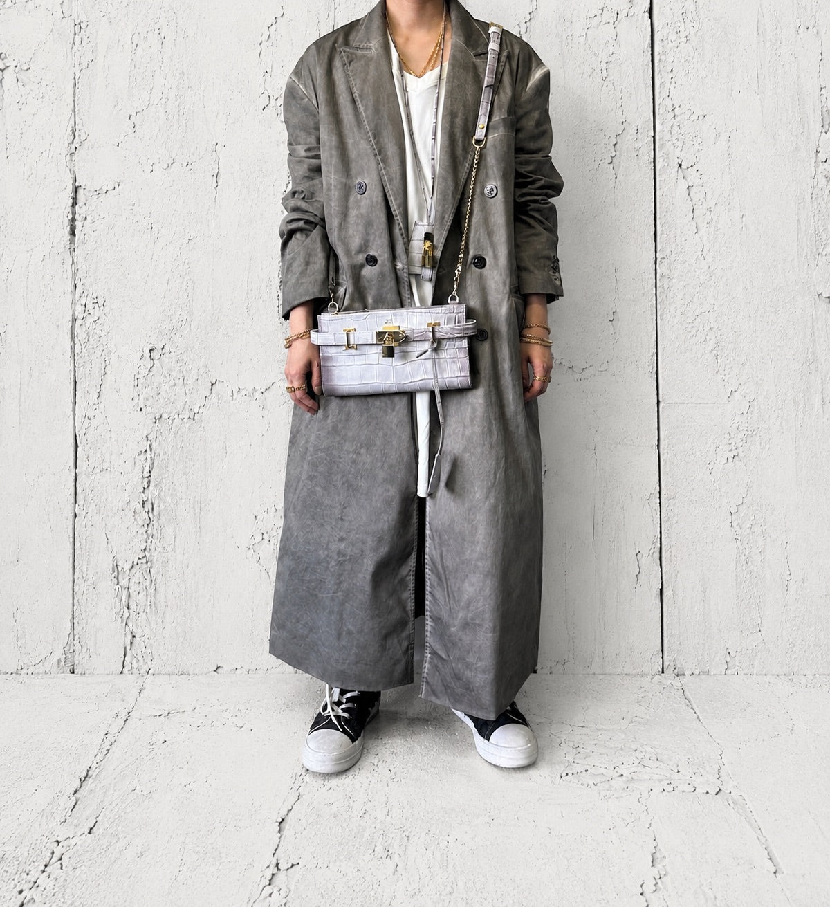 【M.U.L 2026-9】LAYERED WALLET SHOULDER - ホワイトヌバックブラウン汚し加工 クロコダイル型押し - Champdelarose