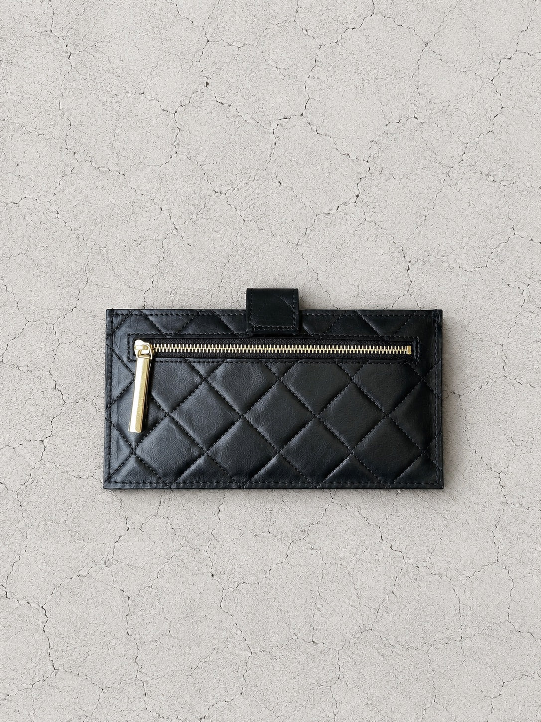 【M.U.L 2026-9】LOCK LINE FLAT LONG WALLET - Black キルティング型押し - Champdelarose