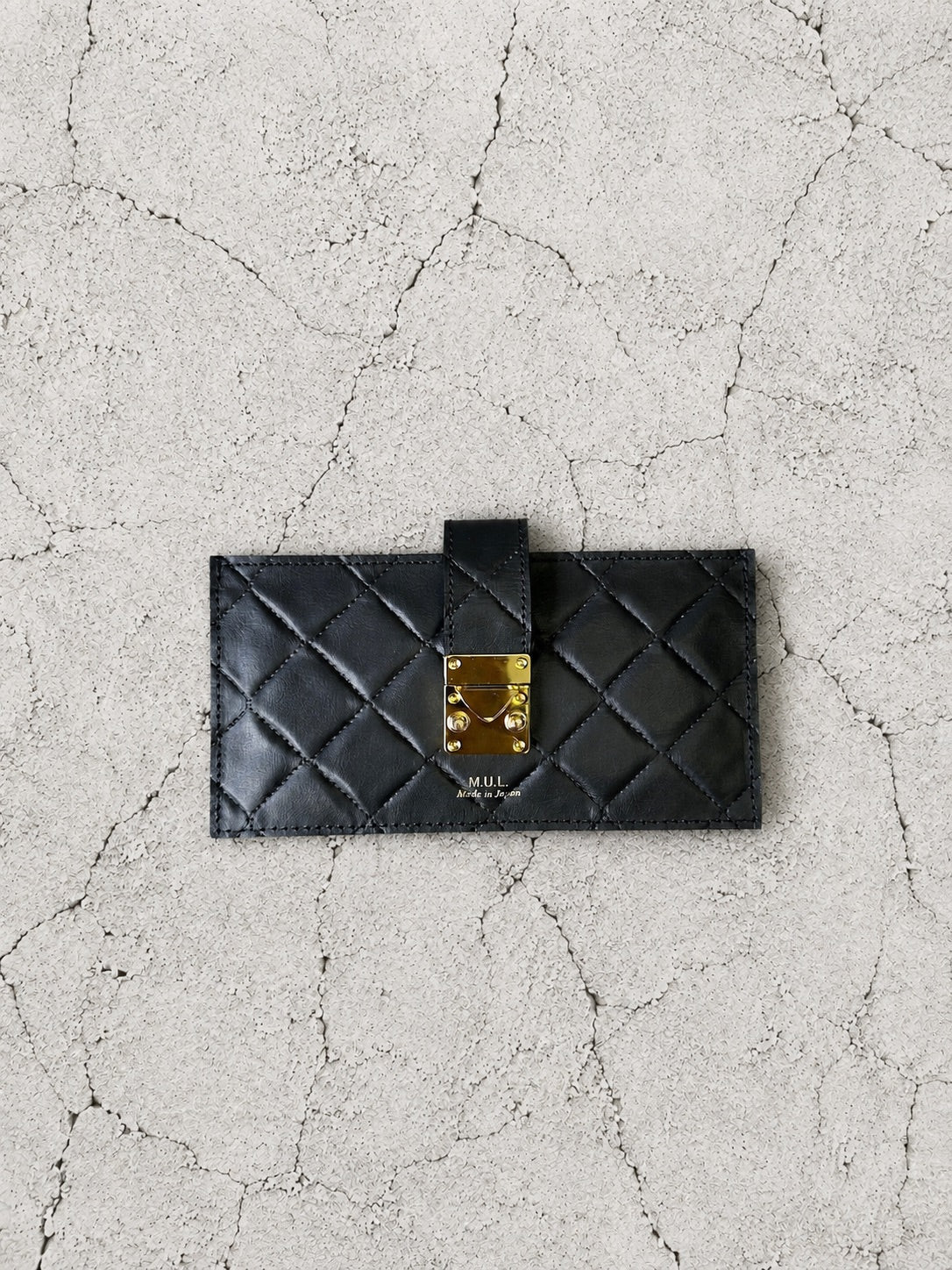 【M.U.L 2026-9】LOCK LINE FLAT LONG WALLET - Black キルティング型押し - Champdelarose