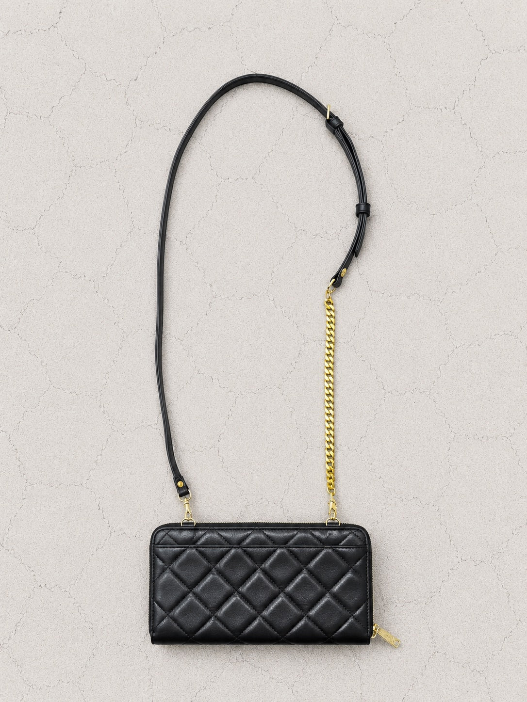【M.U.L 2026-9】LOCK LINE ROUND LONG WALLET SHOULDER - Black キルティング型押し - Champdelarose
