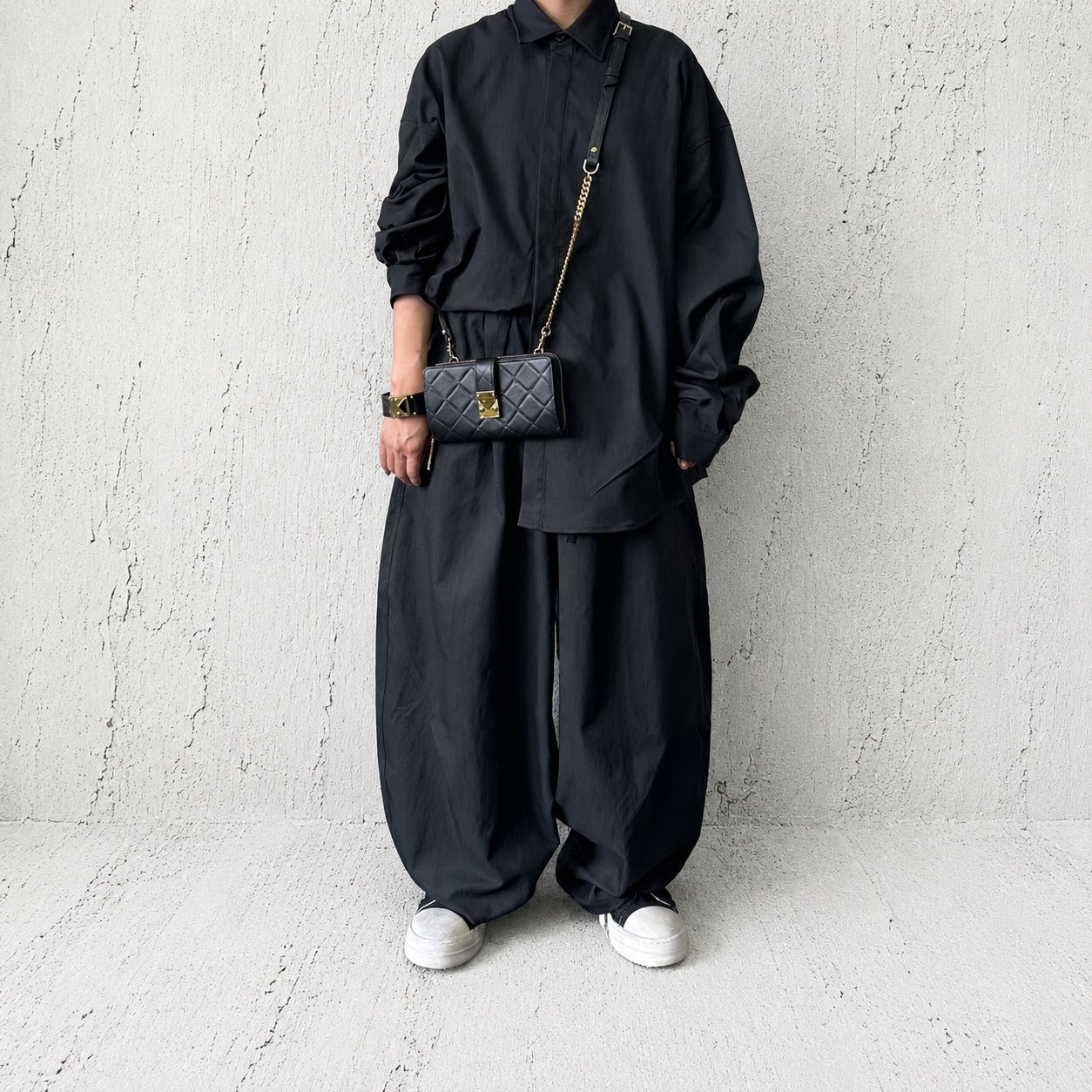 【M.U.L 2026-9】LOCK LINE ROUND LONG WALLET SHOULDER - Black キルティング型押し - Champdelarose