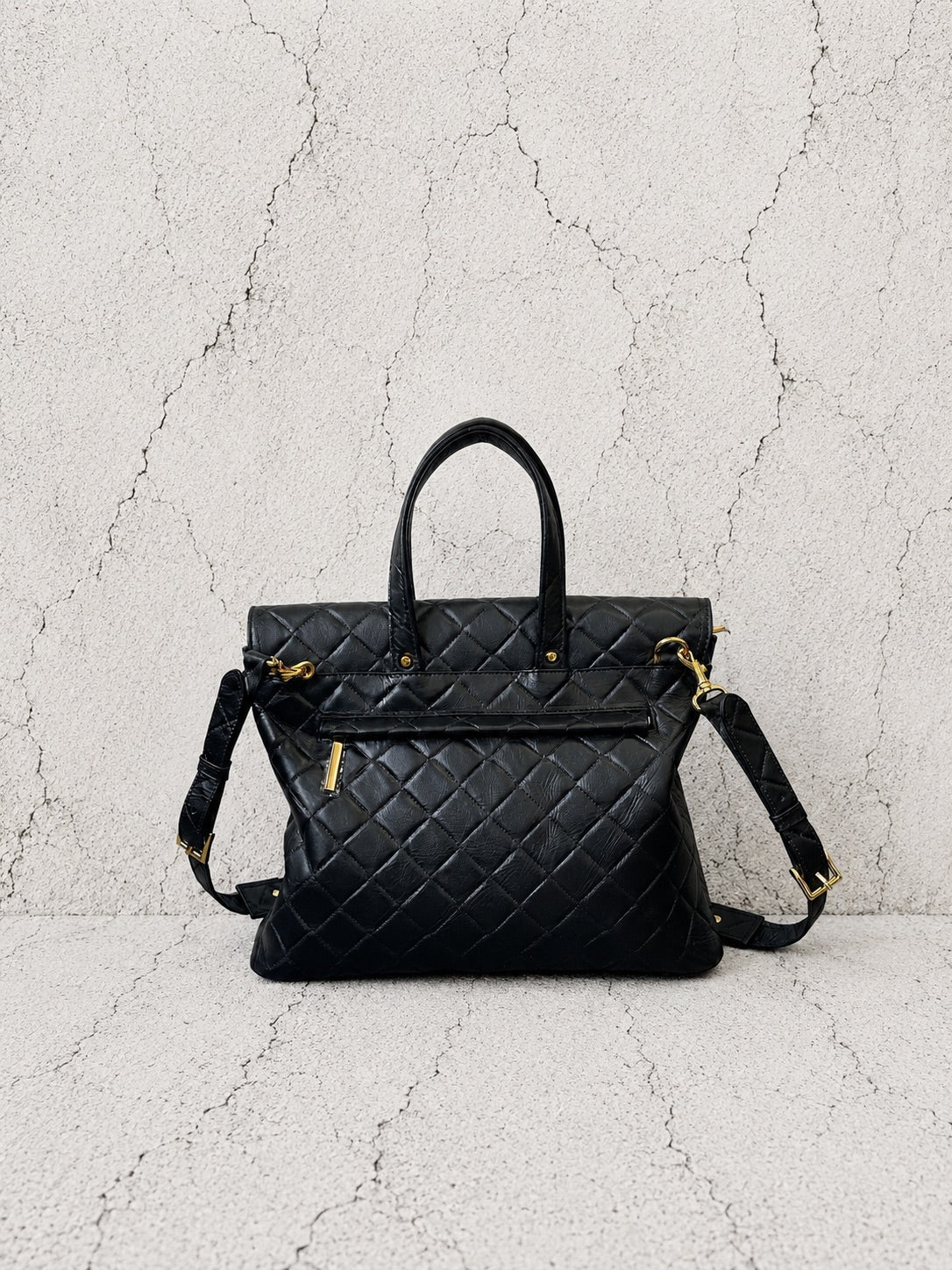 【M.U.L 2026-9】LOCK LINE SQUARE FLAP TOTE M - Black キルティング型押し - Champdelarose