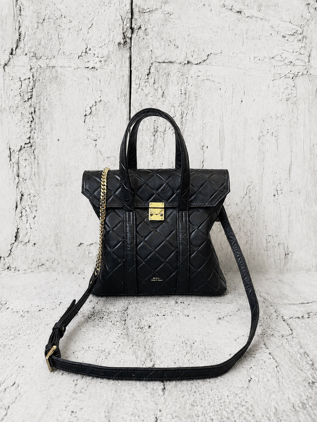 【M.U.L 2026-9】LOCK LINE SQUARE FLAP TOTE S - Black キルティング型押し - Champdelarose