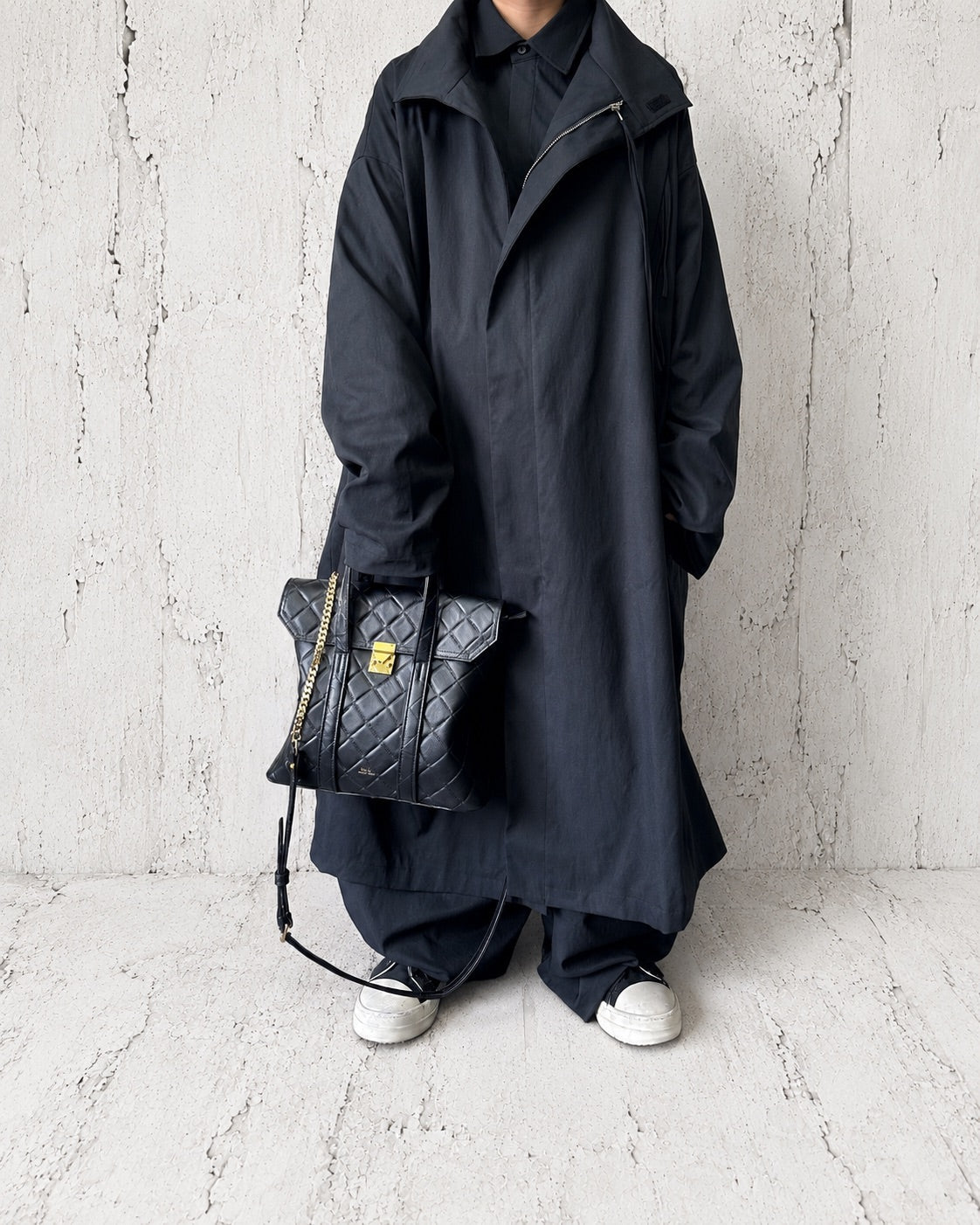 【M.U.L 2026-9】LOCK LINE SQUARE FLAP TOTE S - Black キルティング型押し - Champdelarose