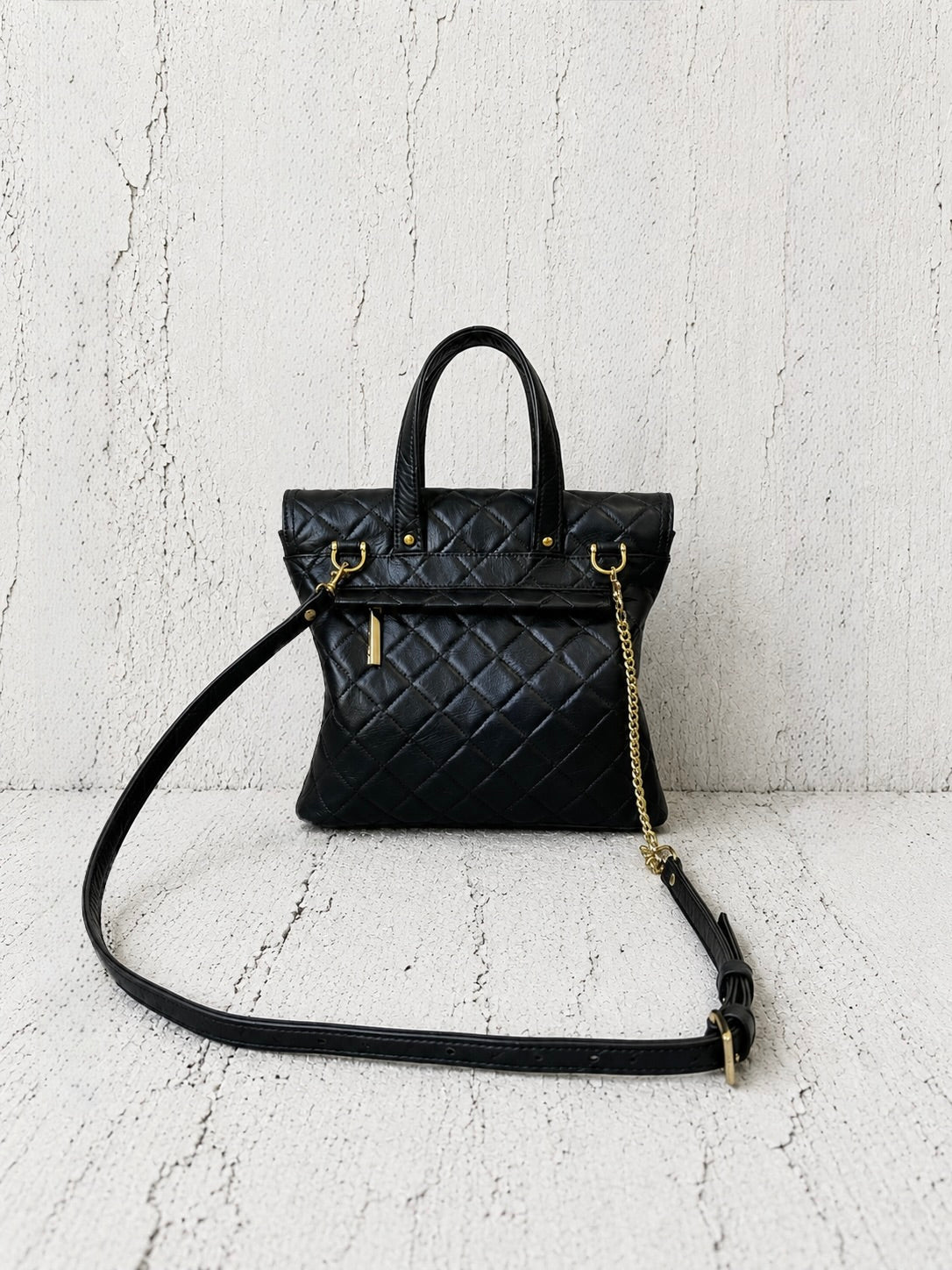 【M.U.L 2026-9】LOCK LINE SQUARE FLAP TOTE S - Black キルティング型押し - Champdelarose