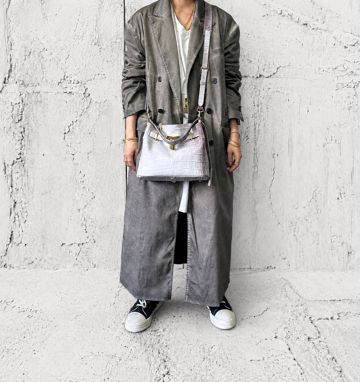 【M.U.L 2026-9】ONE HANDLE 2WAY TOTE S - ホワイトヌバックブラウン汚し加工 クロコダイル型押し - Champdelarose