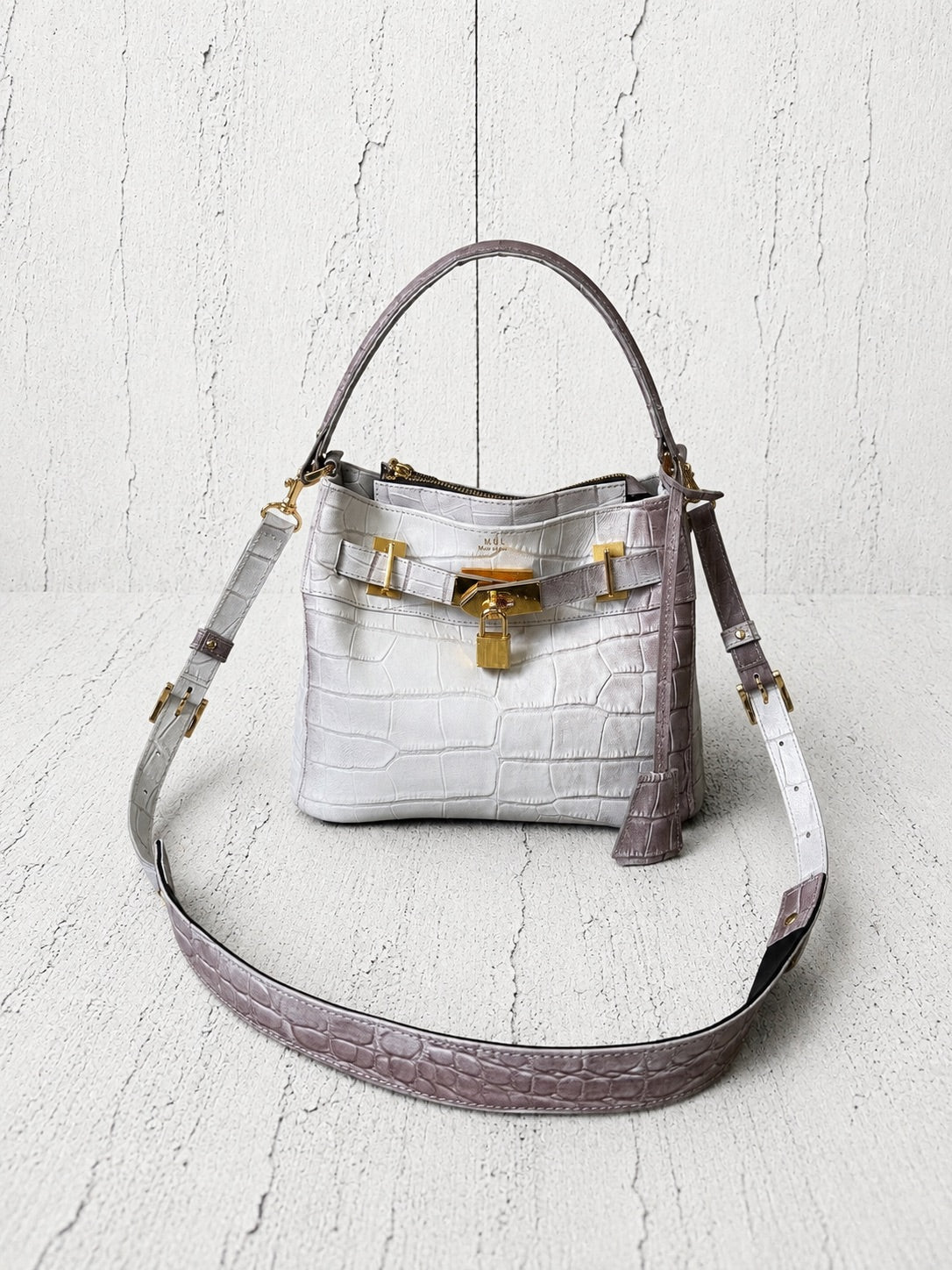 【M.U.L 2026-9】ONE HANDLE 2WAY TOTE S - ホワイトヌバックブラウン汚し加工 クロコダイル型押し - Champdelarose