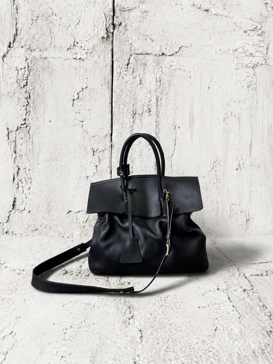 【M.U.L 2026-9】OVER FLAP 2WAY TOTE M - Black 洗い加工 - Champdelarose