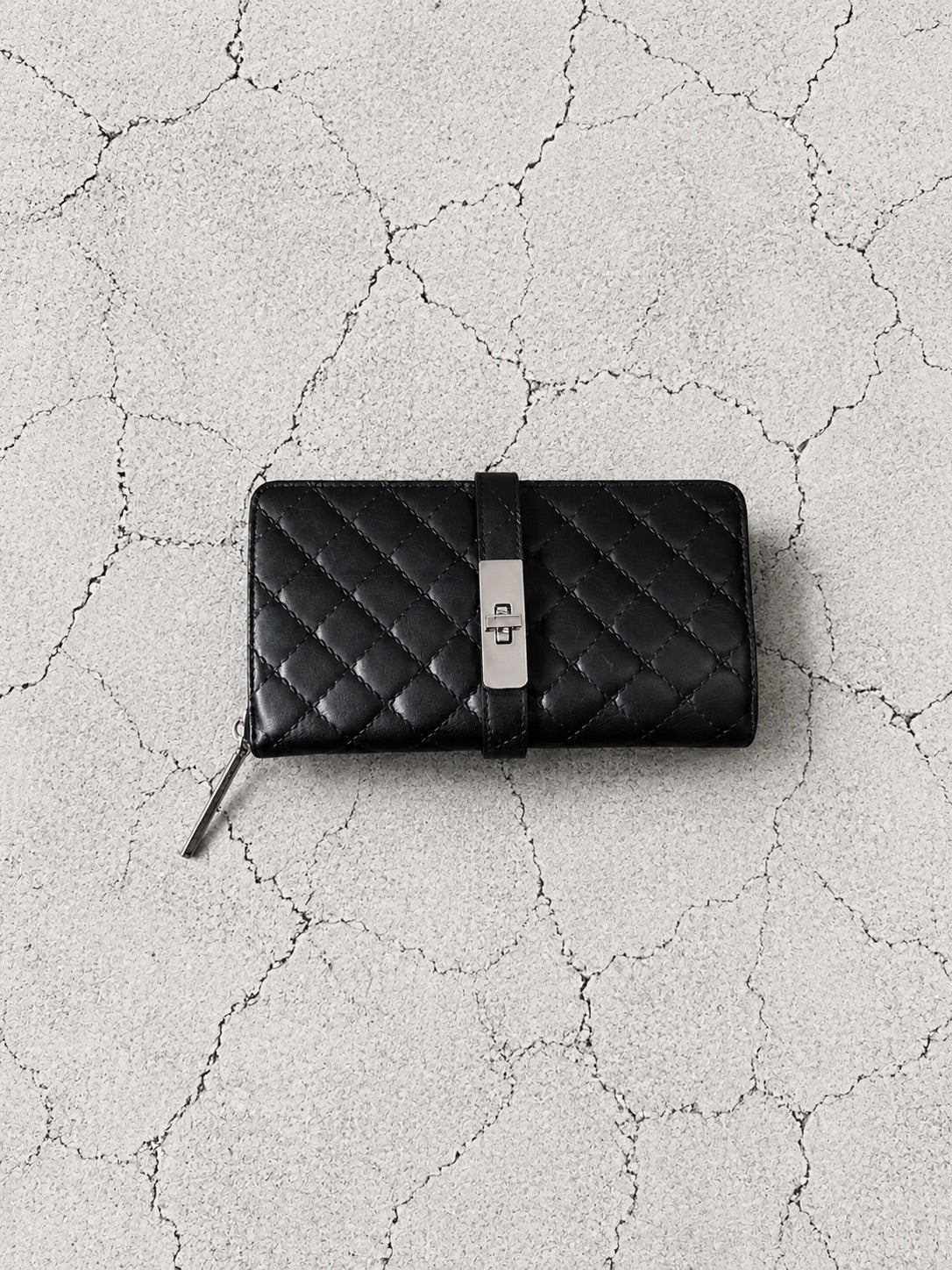 【M.U.L 2026-9】ROUND LONG WALLET - Black キルト型押し - Champdelarose