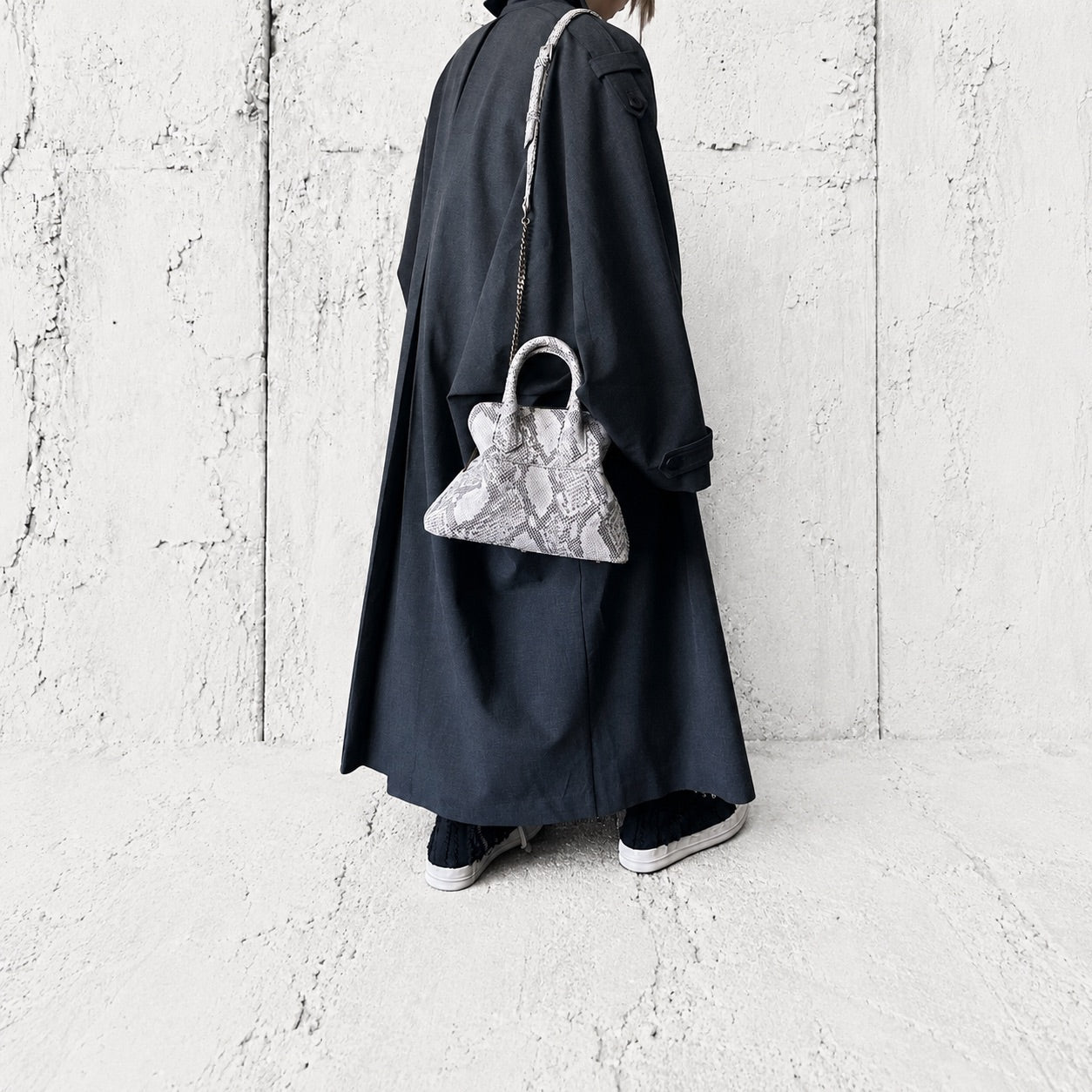 【M.U.L 2026-9】ROUND TOTE S - 転写Python 洗い加工 - Champdelarose