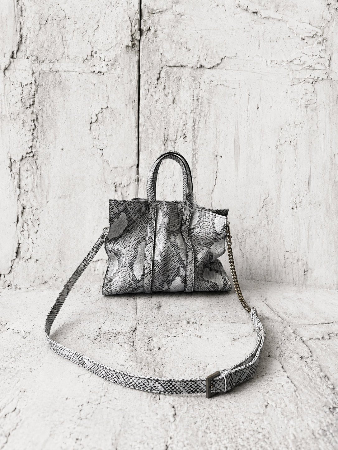 【M.U.L 2026-9】SQUARE TOTE S - 転写Python 洗い加工 - Champdelarose
