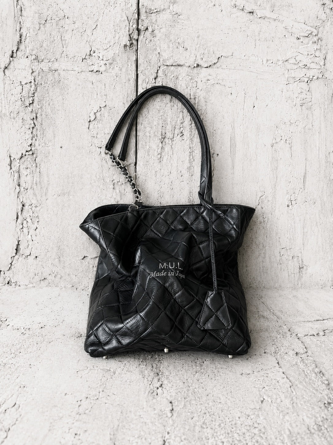 【M.U.L 2026-9】STICK CHAIN TOTE - Black キルティング型押し - Champdelarose