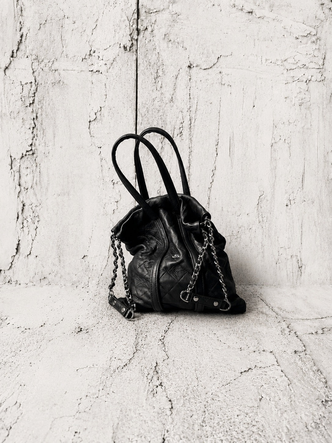 【M.U.L 2026-9】TRUSS TOTE S - Black キルティング型押し - Champdelarose
