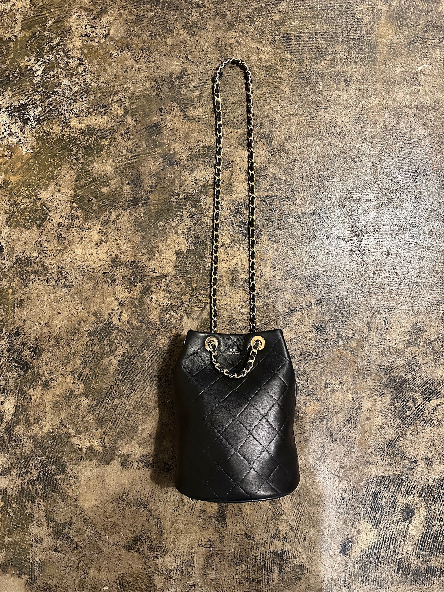 【M.U.L. 2026.3】CYLINDER BAG - BLACK QUILTING EMBOSS SERIES - Champdelarose