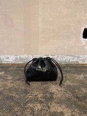 【M.U.L. 2026.3】KINCHAKU POUCH - BLACK QUILTING EMBOSS SERIES - Champdelarose